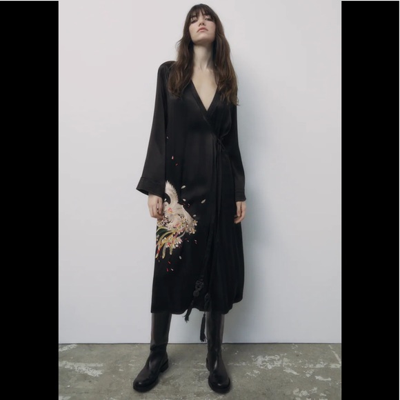 ZARA Embroidered Satin Effect Kimono Robe sz Small - Picture 4 of 15